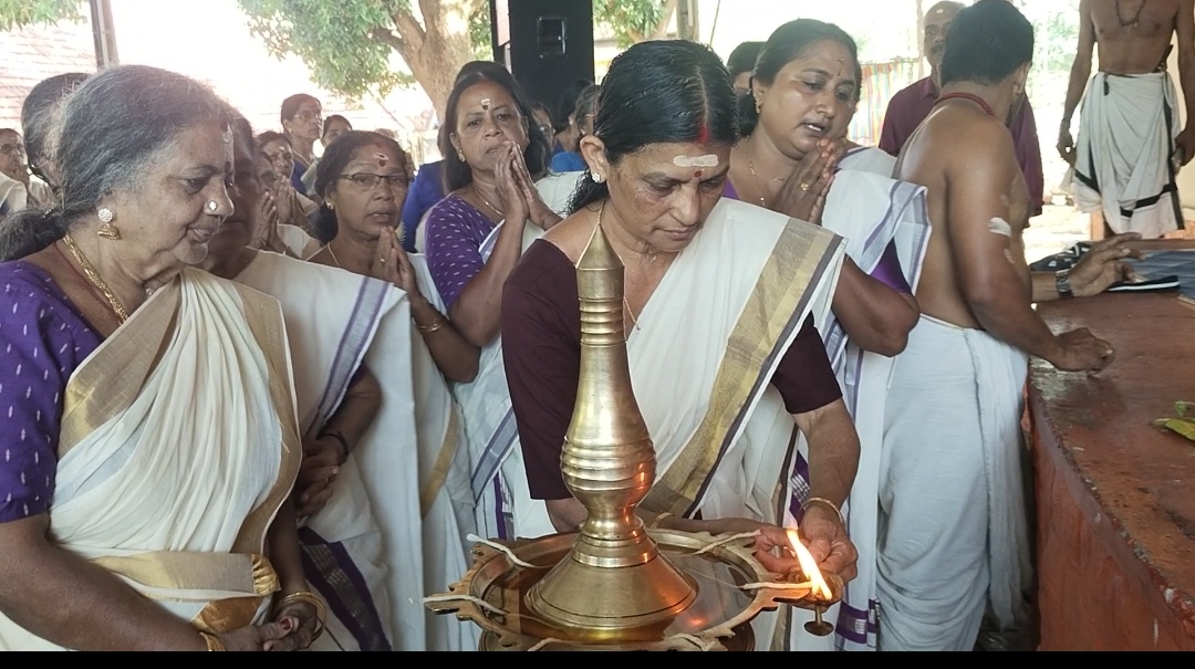 തൃച്ചിറ്റാറ്റ് പഞ്ചപാണ്ഡവ മഹാവിഷ്ണു ക്ഷേതത്തിൽ നാരയണീയം